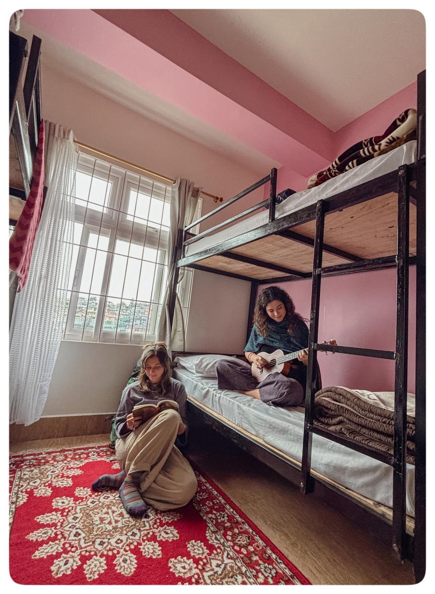 Stargaze Backpackers Shillong Pansiyon Dış mekan fotoğraf