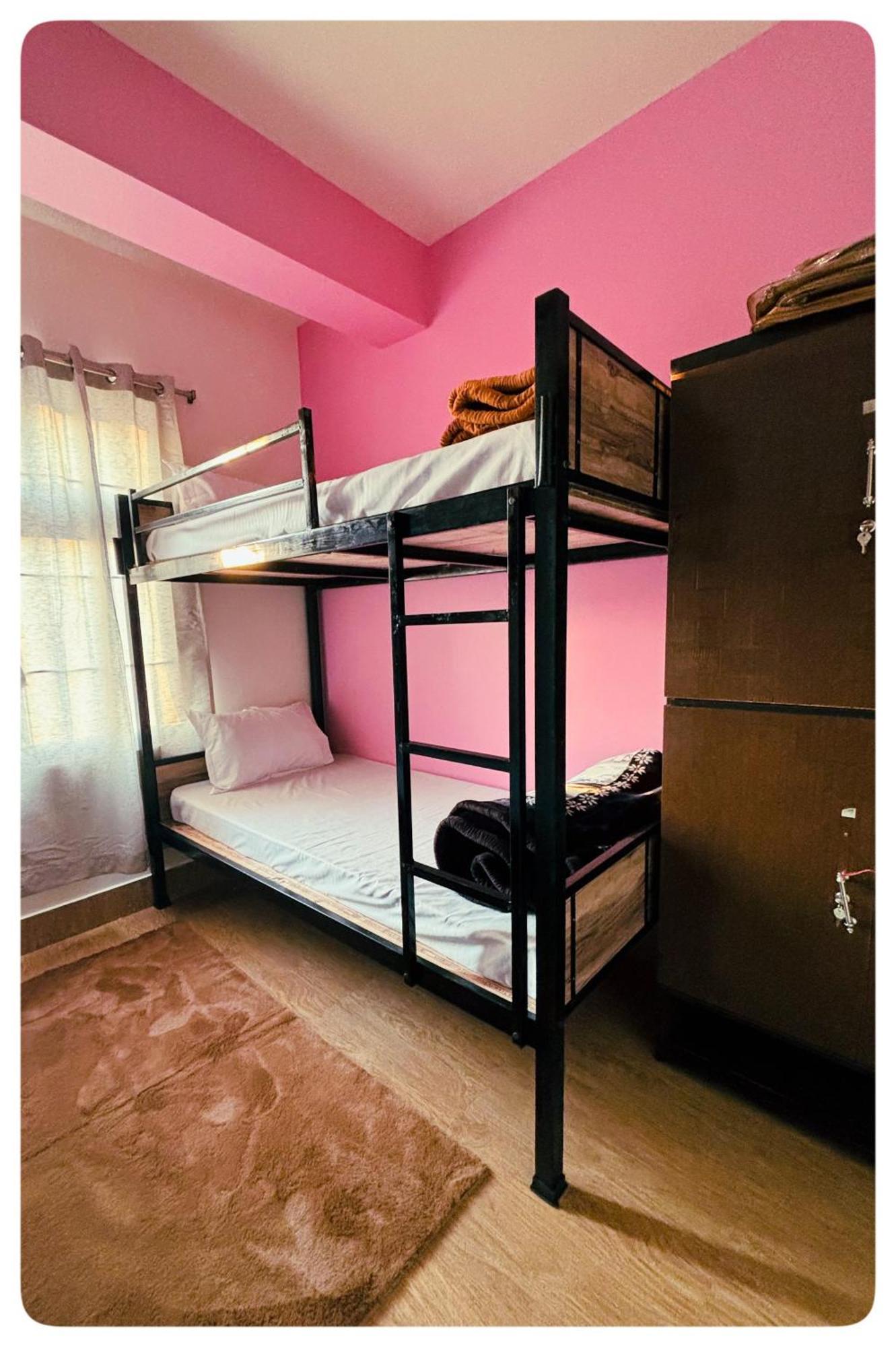 Stargaze Backpackers Shillong Pansiyon Dış mekan fotoğraf